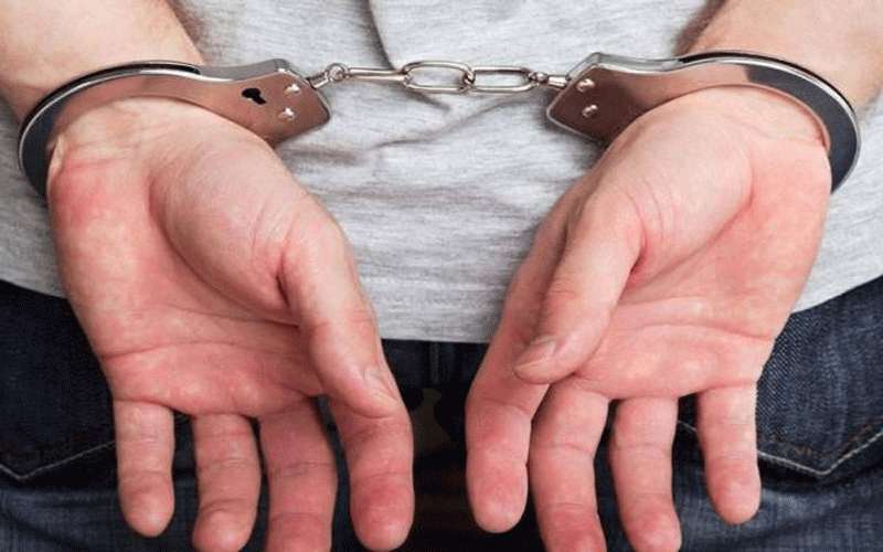 حبس موظف في بلدیة کفرنجة 5