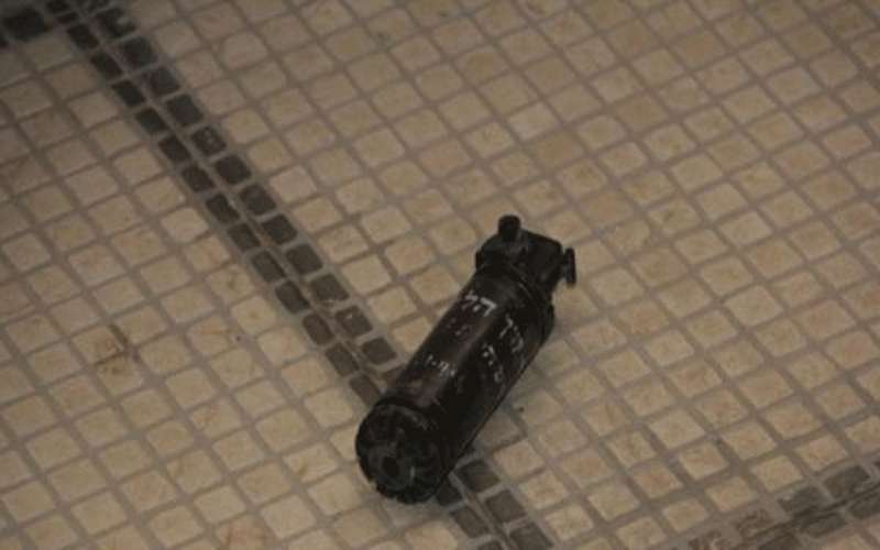 الامن يتعامل مع قنبلة صوتية في