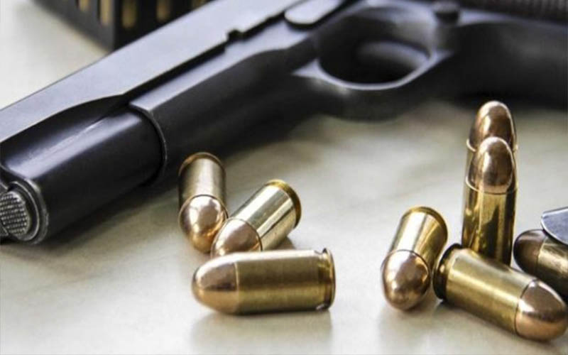 إصابة طفلين بعيارات نارية خلال عبثهم