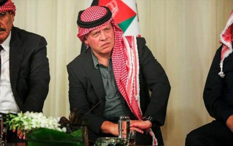 الملك يلتقي ابناء محافظة عجلون