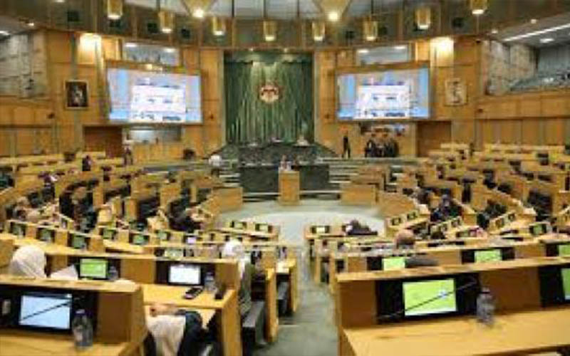النواب يلغي صلاحية المجلس القضائي بإنهاء