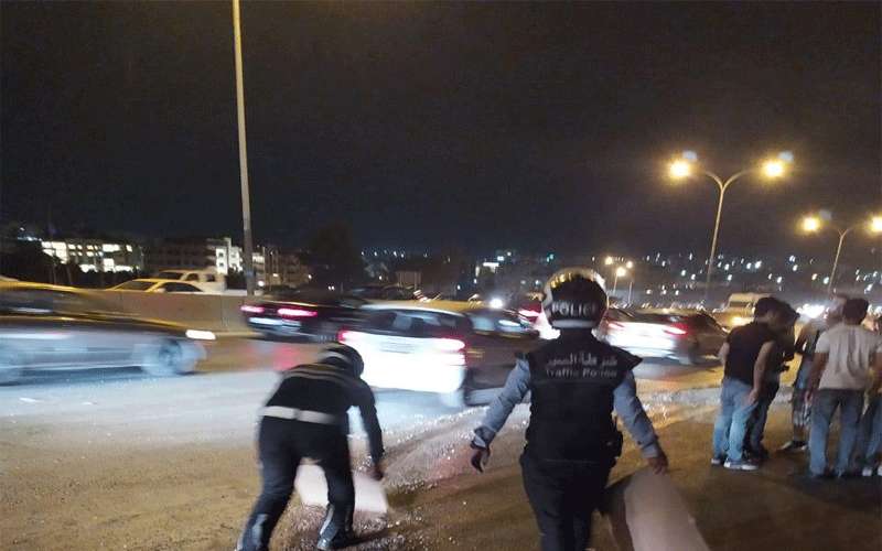 حادث سير يتسبب بأزمة خانقة على