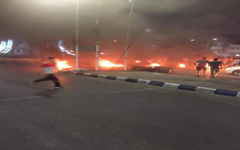 احتجاجات بالاطارات المشتعلة في الرمثا