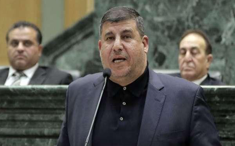 السعود يطالب الطراونة بالتحقق من ابتزاز