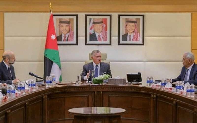 الملك يترأس جلسة مجلس الوزراء