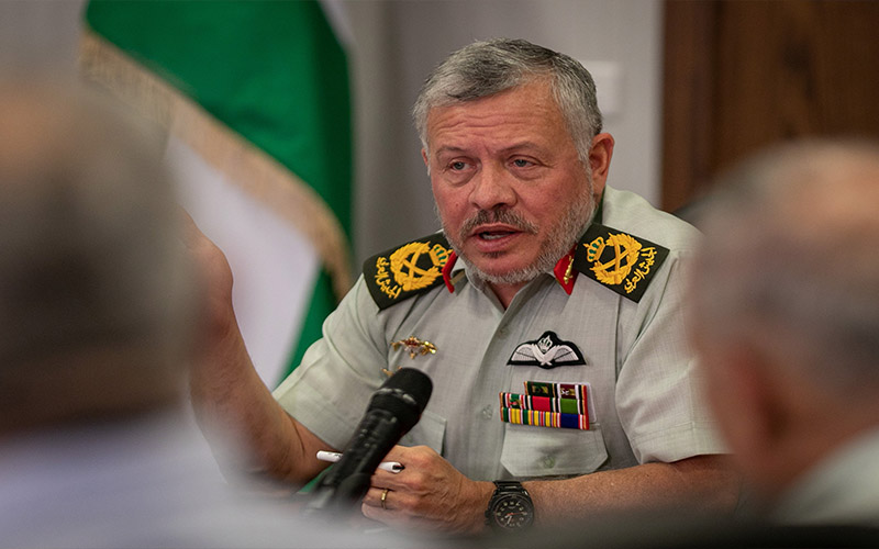 الملك يزور القيادة العامة للقوات المسلحة