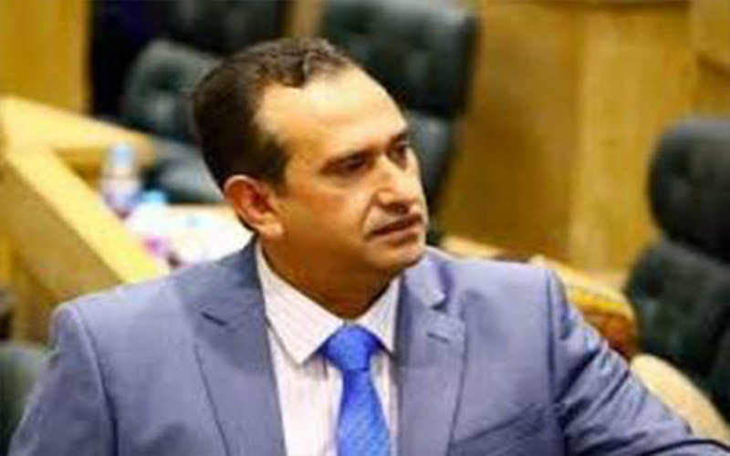 المجالي:نصف الأعيان يتقاضى أكثر من راتب