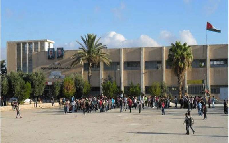 اكثر من مليوني طالب وطالبة يتوجهون