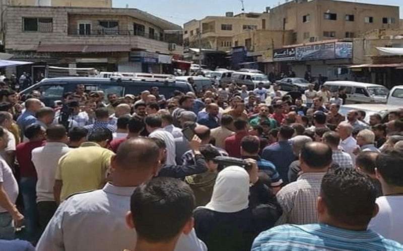 احتجاجات في الكرك وإغلاق محلات تجارية