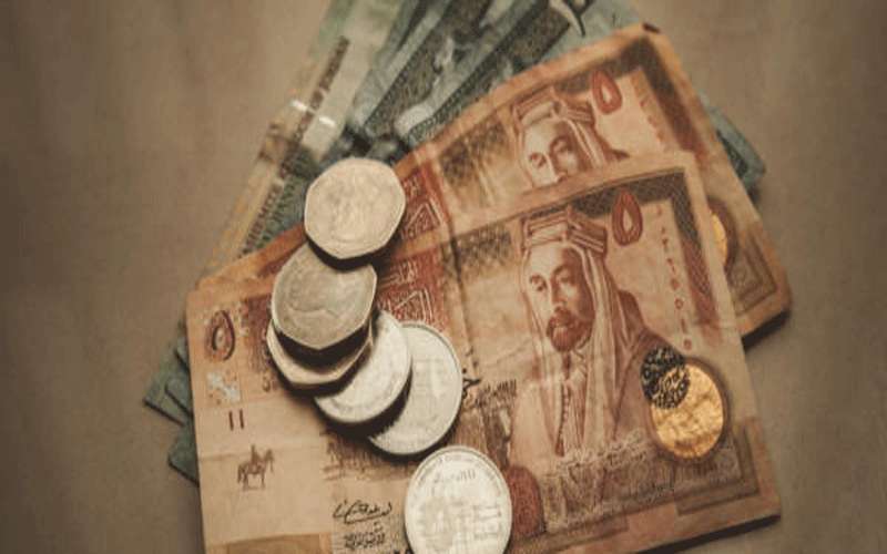 إسرائيل تحارب الدينار الأردني بفلسطين