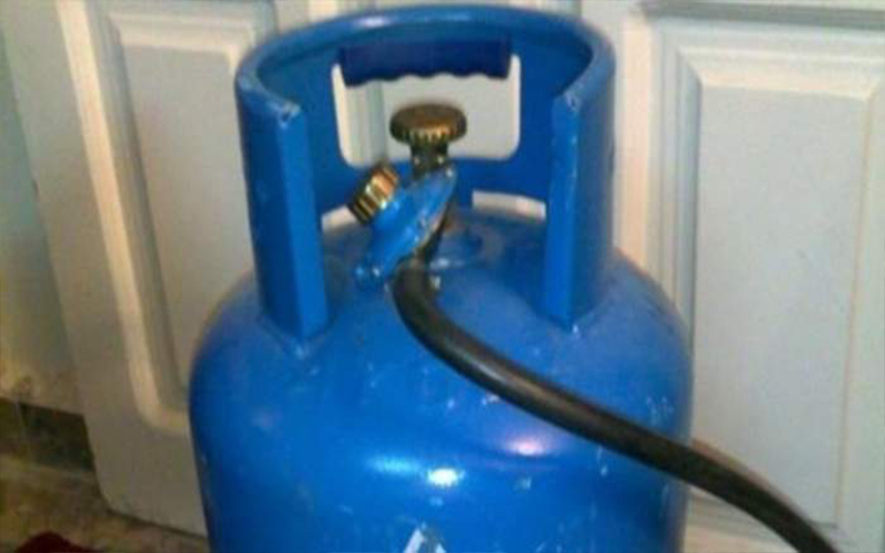 اصابة سيدة بحادث تسرب غاز داخل