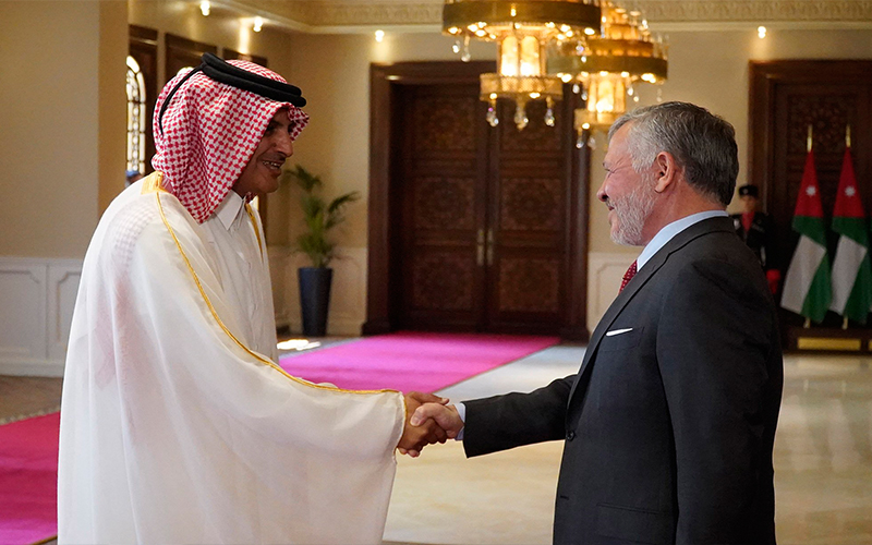 الملك يتقبل أوراق اعتماد عدد من