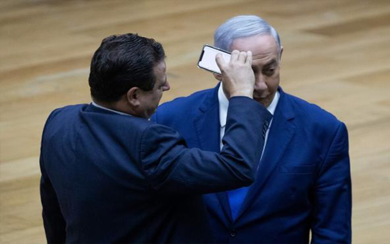 بعد واقعة الهاتف .. نتنياهو يطلب