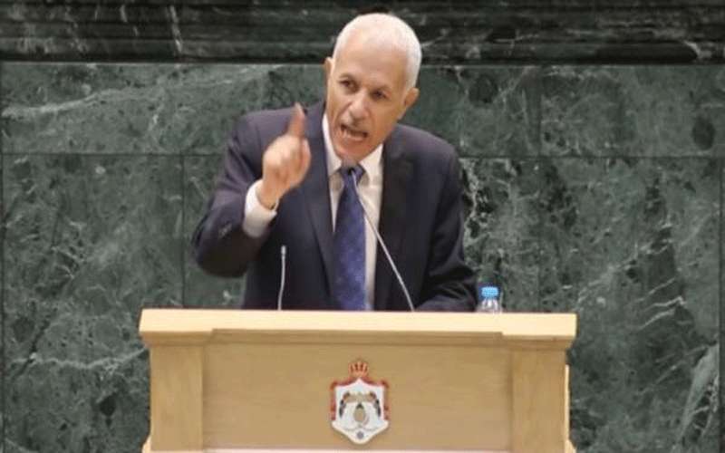 العرموطي يسأل الرزاز عن أسباب منع