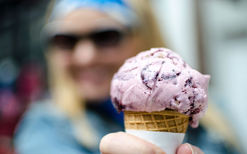 معمل بوظة على شواطئ البحر الميت