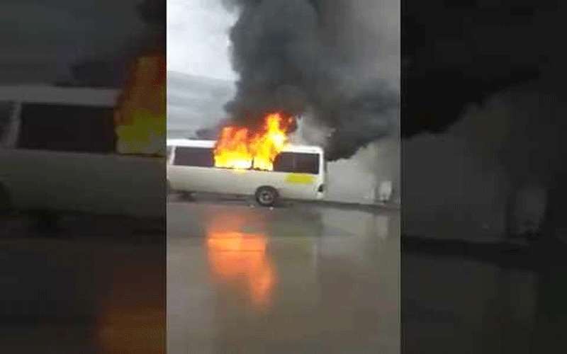 حريق باص صغير في اربد