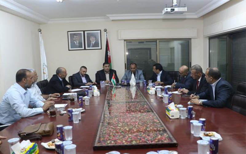 وفد من التربية ينقل مقترحا حكوميا