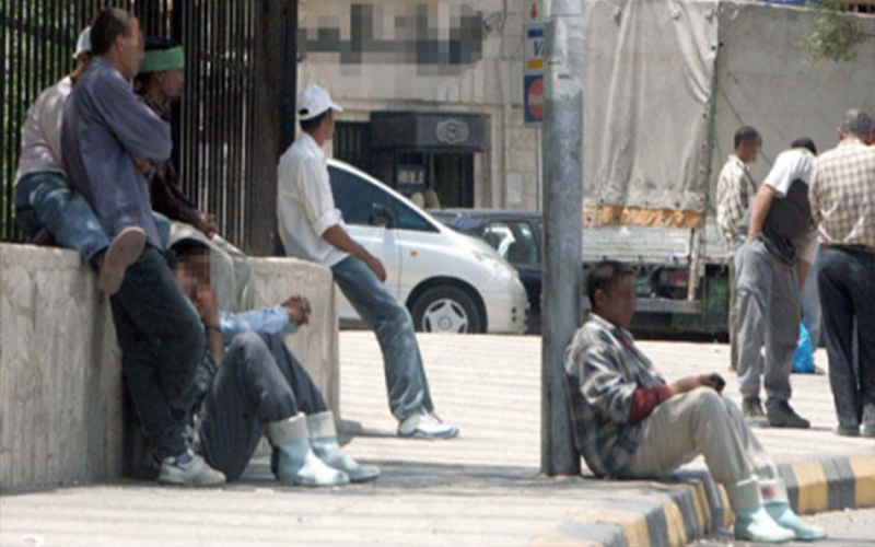 العمالة الوافدة .. 42.5 % بالقطاع