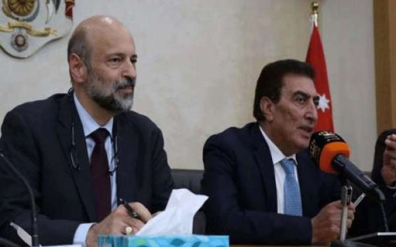 الرزاز والطراونة والبكار يبحثون ازمة اضراب