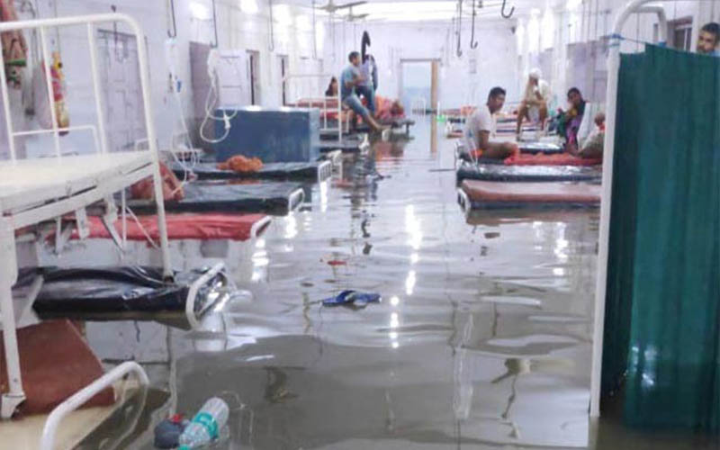 الفيضانات تقتل 113 شخصا في شمال