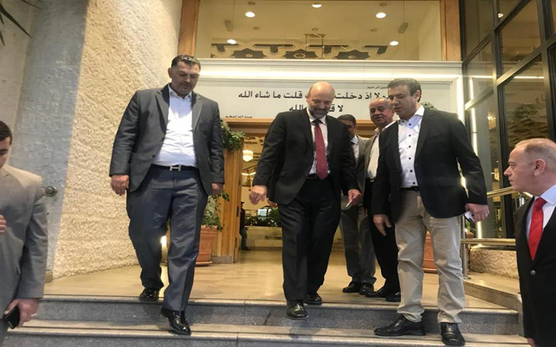 الرزاز ينتقد الحجز التحفظي الكامل على