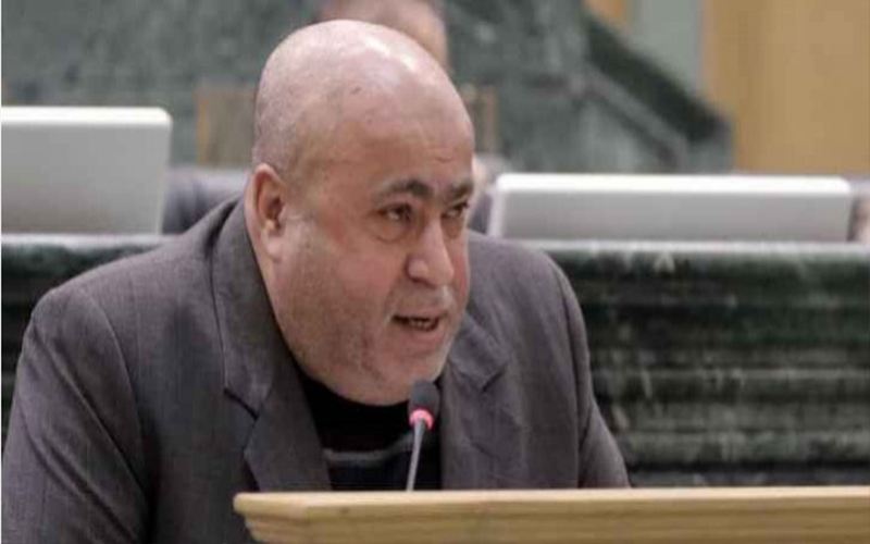 عطية يطالب الرزاز باغلاق ملف المعلميننهائيا