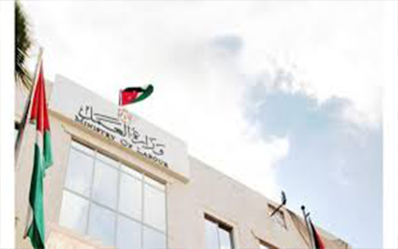 ضبط ٣٧٠ عاملا وافدا مخالفا لقانون