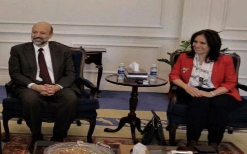 الرزاز وزواتي يطالبان النواب التسريع بالغاء
