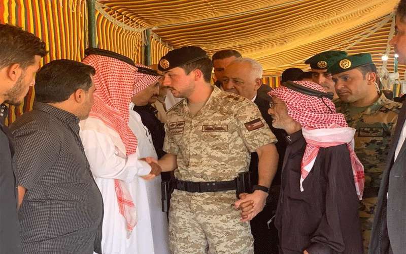 ولي العهد يقدم التعازي بالفقيد الرقيب