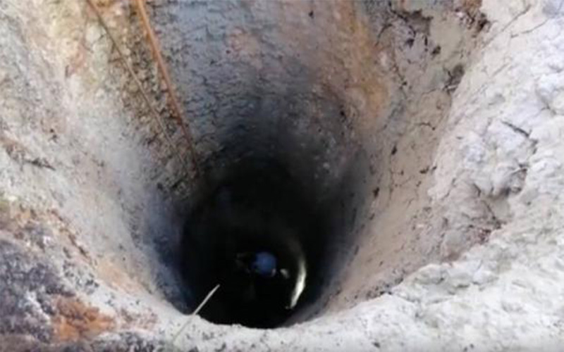 وفاتان اختناقا داخل بئر ماء في