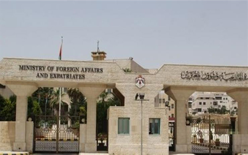 الخارجية تؤكد أنها تواصل التحقق من