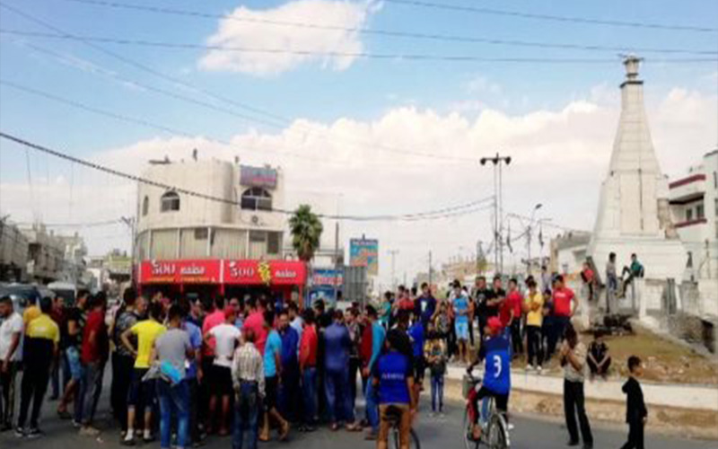 احتجاجات لبحارة الرمثا لمنع دخول سياراتهم