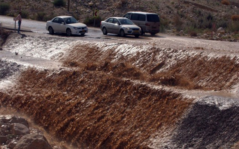 تحذيرات من أمطار رعدية غزيرة تتساقط