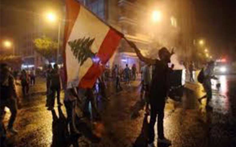 مظاهرات في لبنان احتجاجا على ضريبة