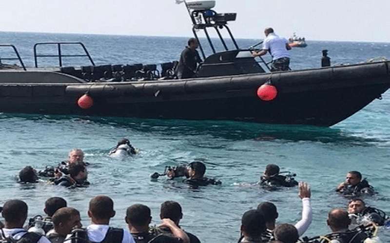 الملك وولي العهد ينظفان شواطئ العقبة