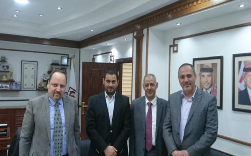 العبوس: اتفاق مع وزير الصناعة على