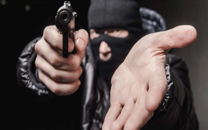 سطو مسلح على فرع بنك في