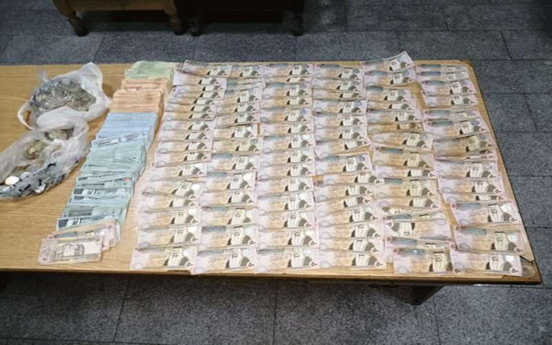 ضبط سارقي 14 الف دينار من