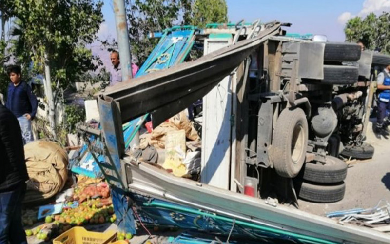 بالصور .. وفاة و8 اصابات بحادث