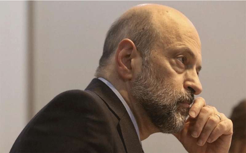 الرزاز: ضبط المركبات الحكومية أولوية