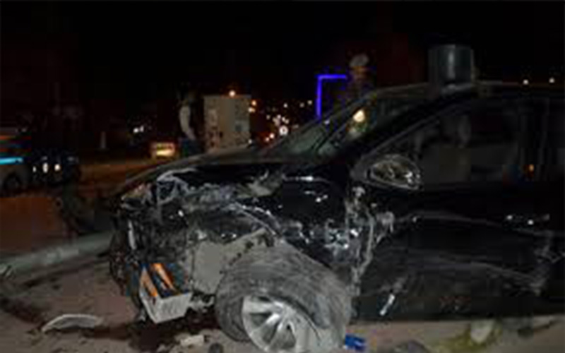 إصابة 5 اشخاص إثر حادث تصادم