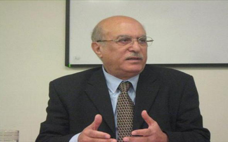 وزير إعلام أسبق يدعو إلى ثورة