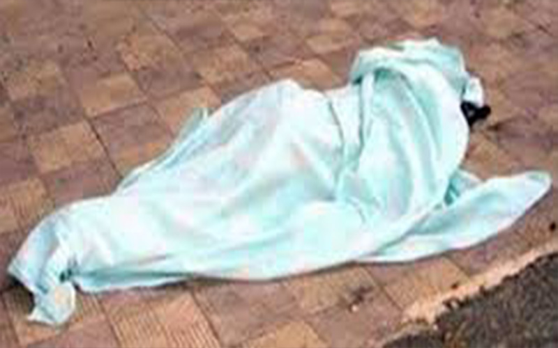 العثور على جثة وافد داخل منزله