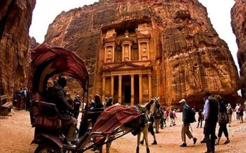 البتراء تسجل رقما تاريخيا باستقبال 137