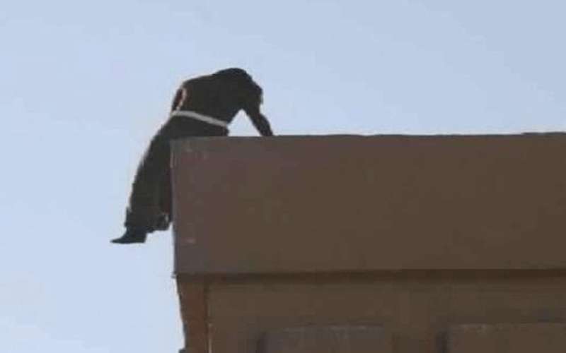 فتاة عمرها 16 عاما تحاول الانتحار