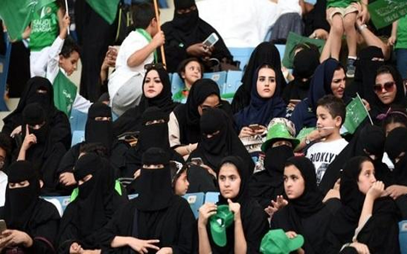 العصمة بيد الزوجة تثير جدلا بالسعودية