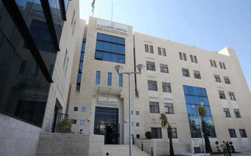 إحالة خمس قضايا فساد كبرى الى