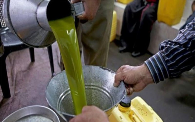 ضبط 50 تنكة زيت زيتون مغشوش