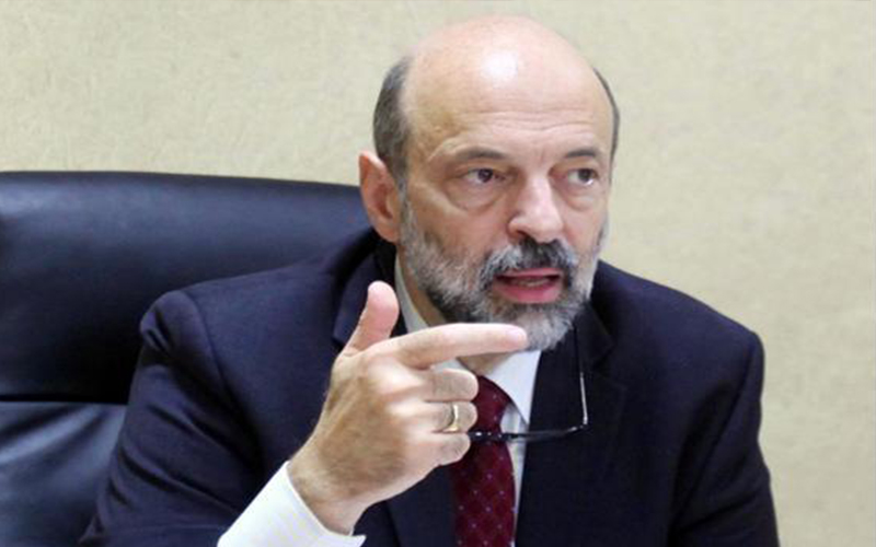 مطالبة بعدم زج الرزاز للتدخل في