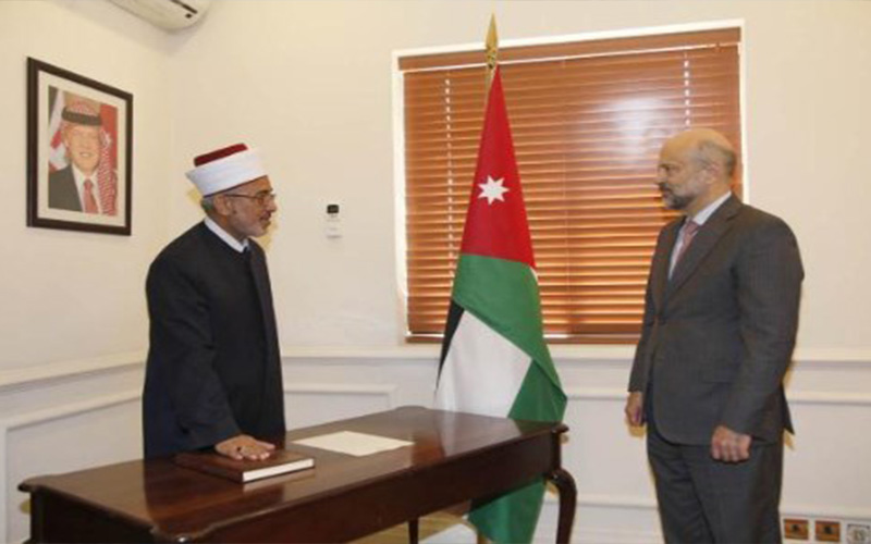 قاضي القضاة يؤدي اليمين القانونية